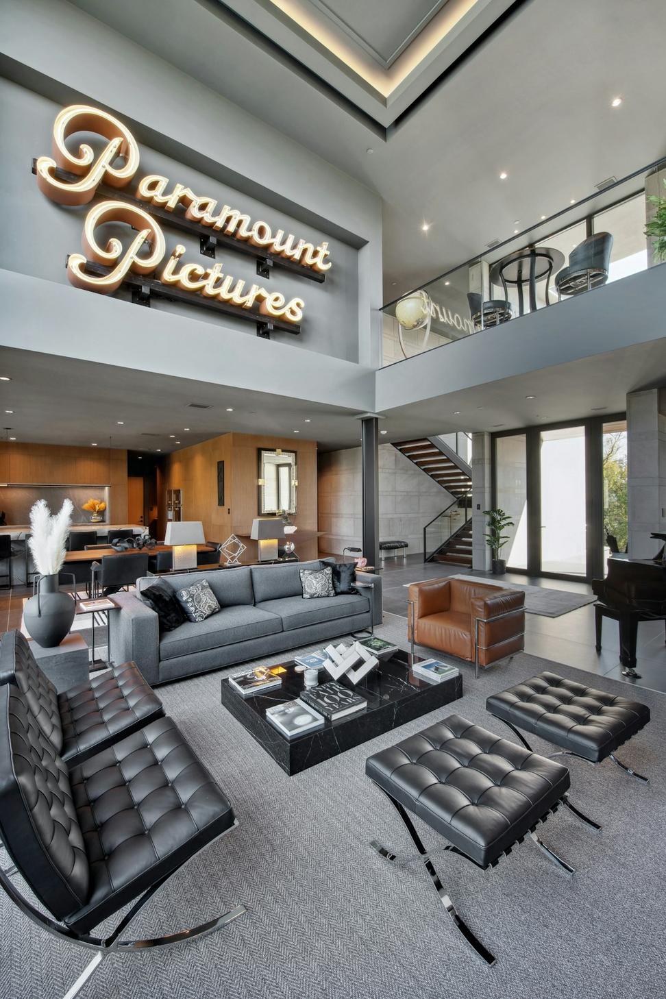 Penthouse Crystal Suite